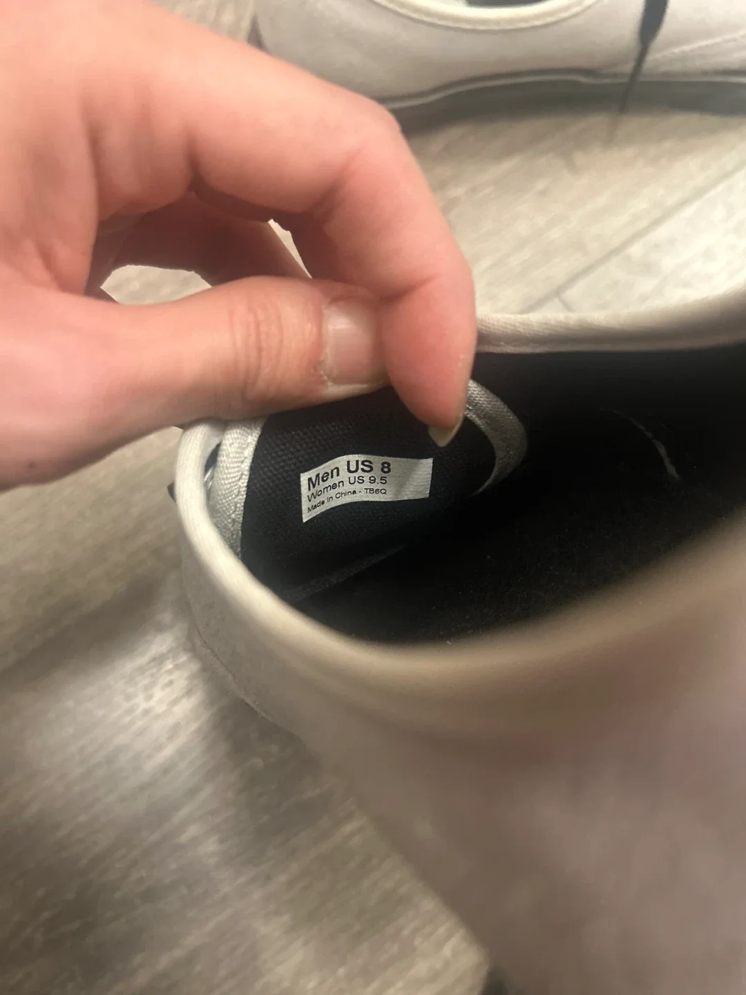 White Vans unisex Men’s US8/ Women’s US9.5 image indicator(2)