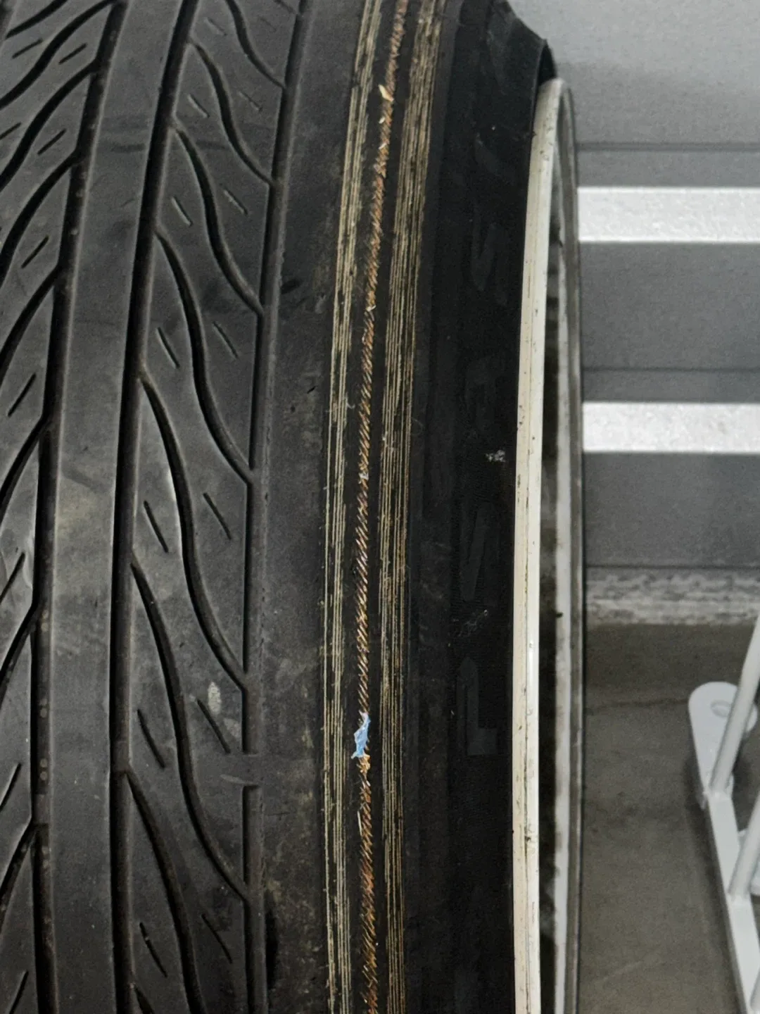 ESR Wheels 225/40ZR18 image indicator(7)