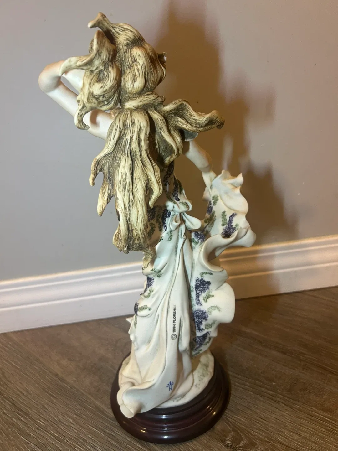 Giuseppe Armani Florence Figurine “wisteria” image indicator(6)