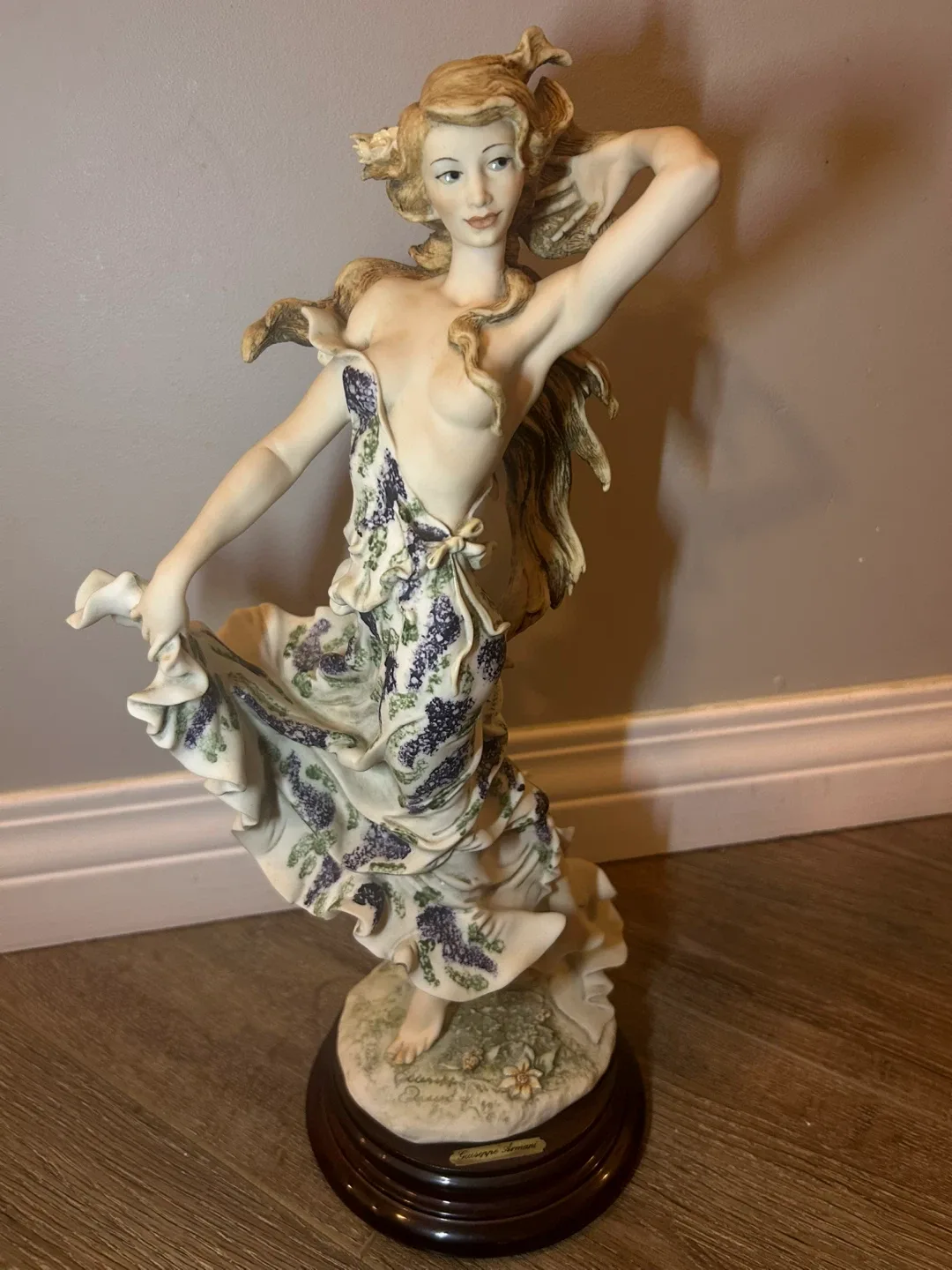 Giuseppe Armani Florence Figurine “wisteria”