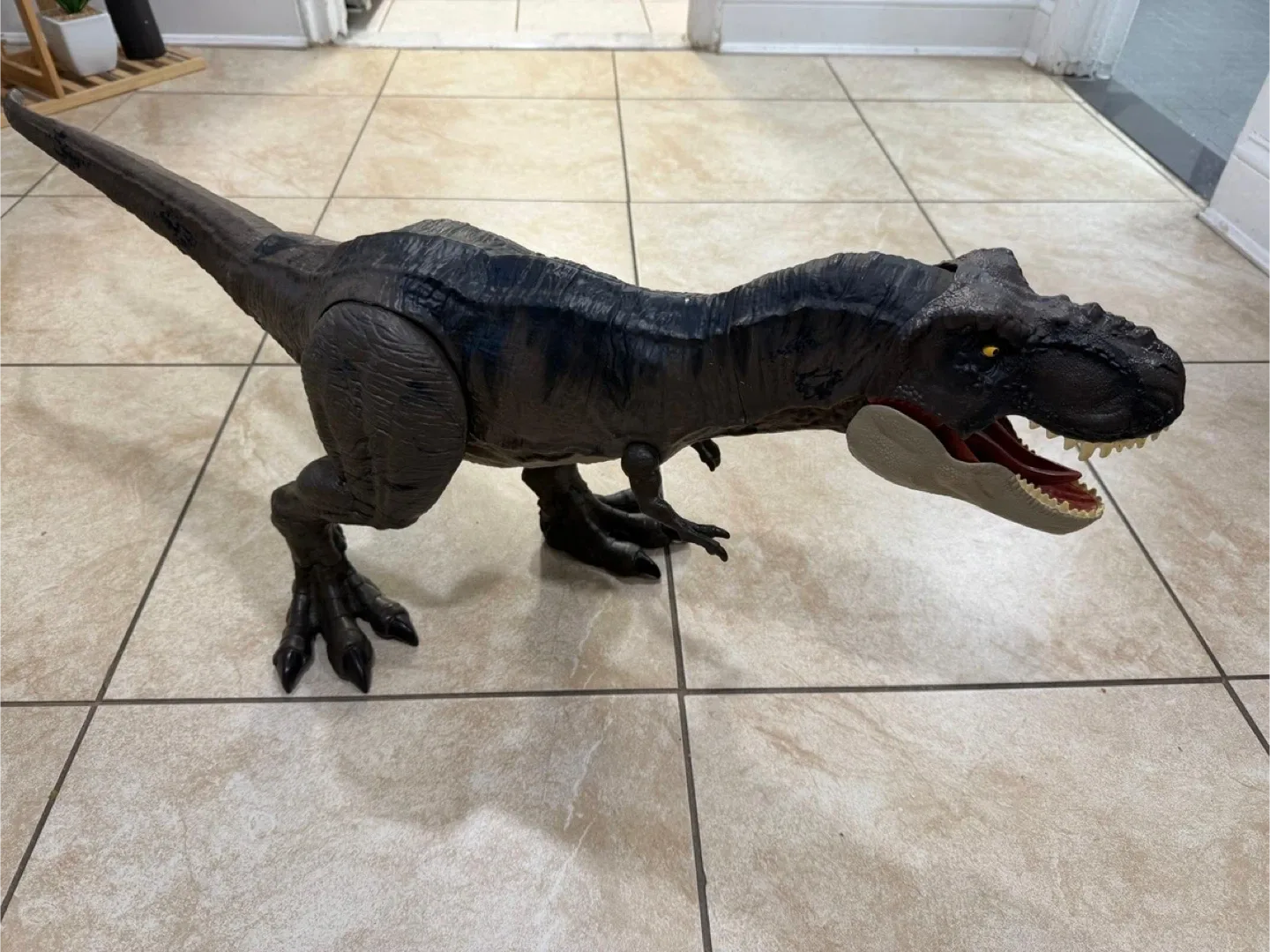 Jurassic World Tyrannosaurus Rex & Giganotosaurus image indicator(4)