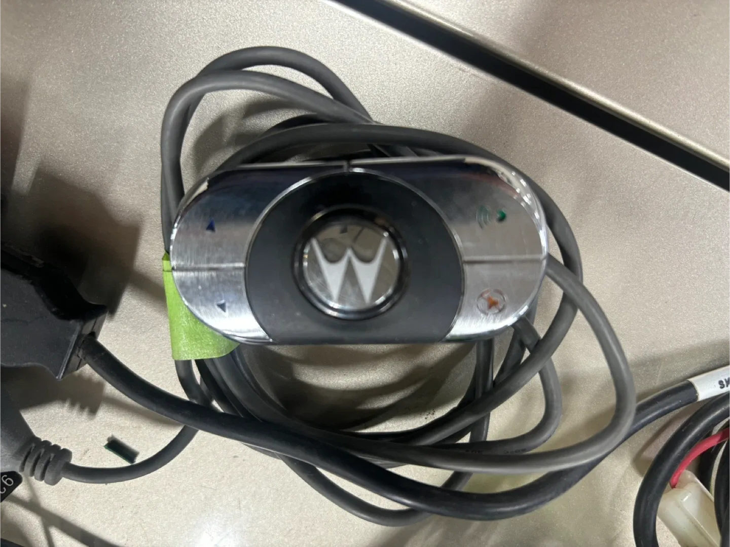 Motorola hands-free automotive phone kit image indicator(2)