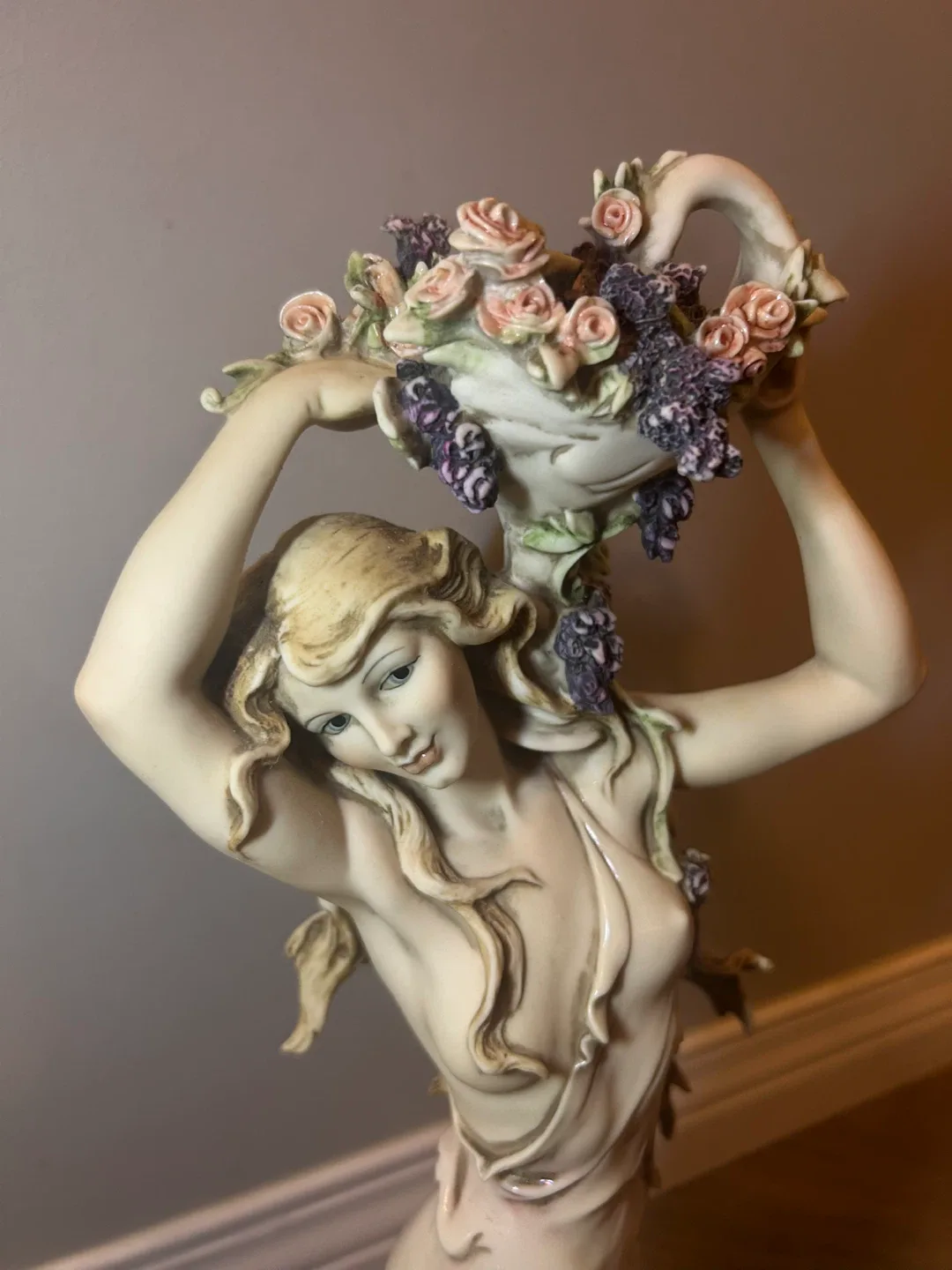 Giuseppe Armani Florence Lilacs & Roses Figurine image indicator(2)