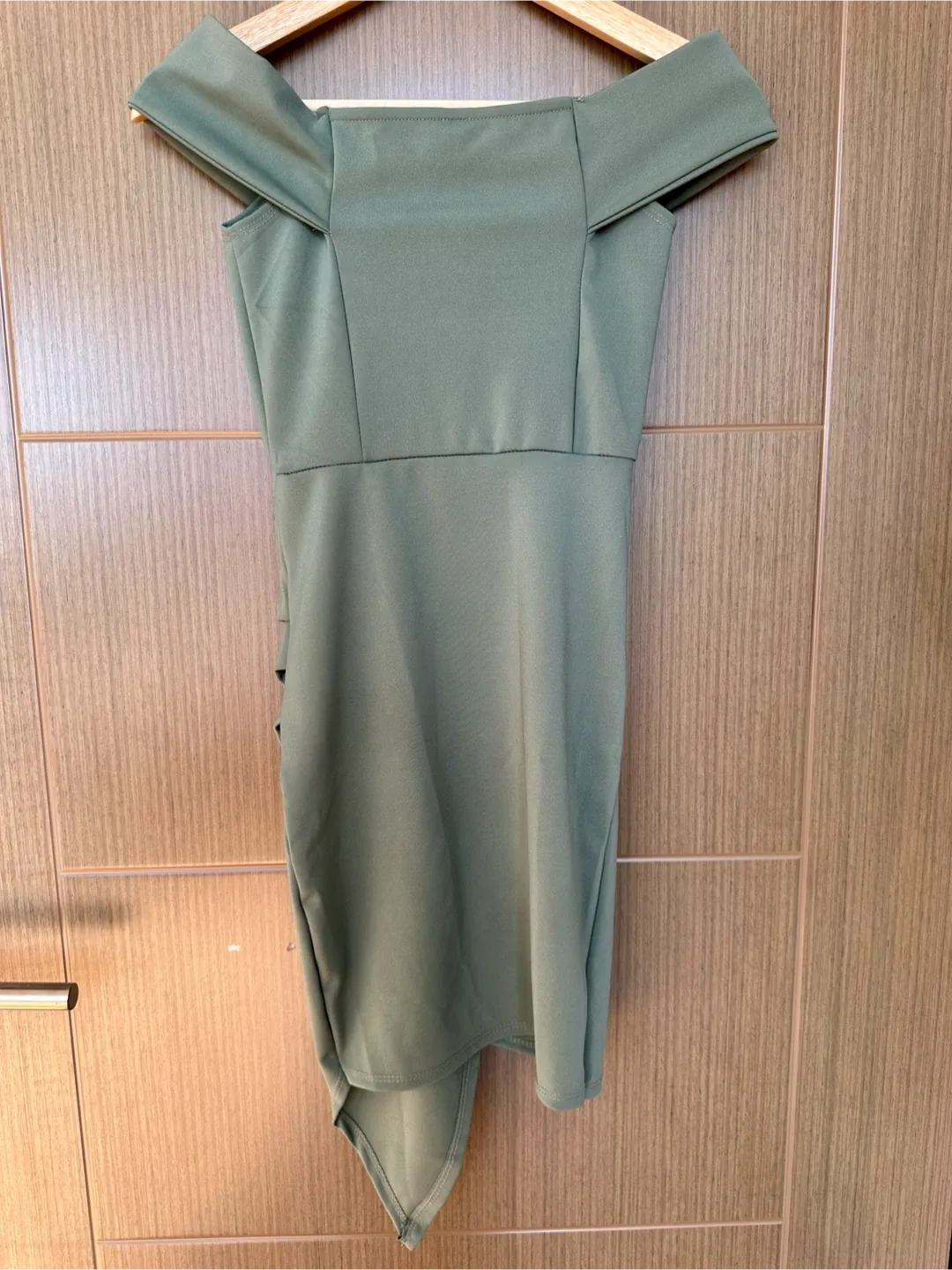 NWT Windsor Olive Green Dress - Size XS image indicator(2)