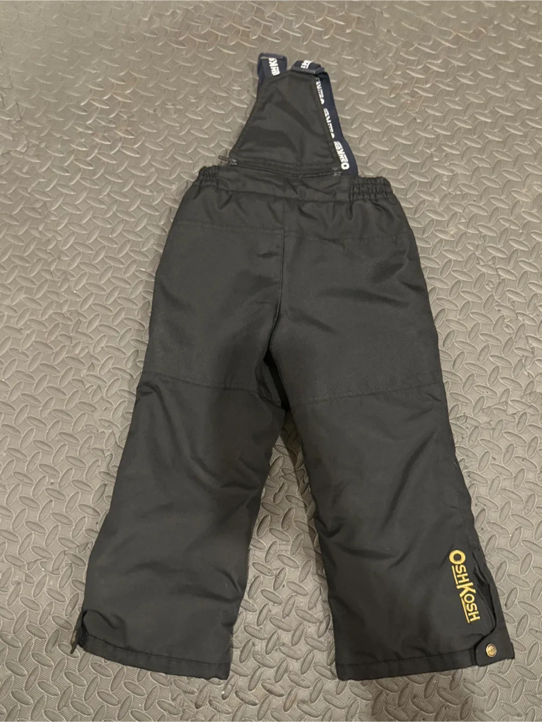 OshKosh B'gosh Size 5 Snowsuit image indicator(6)