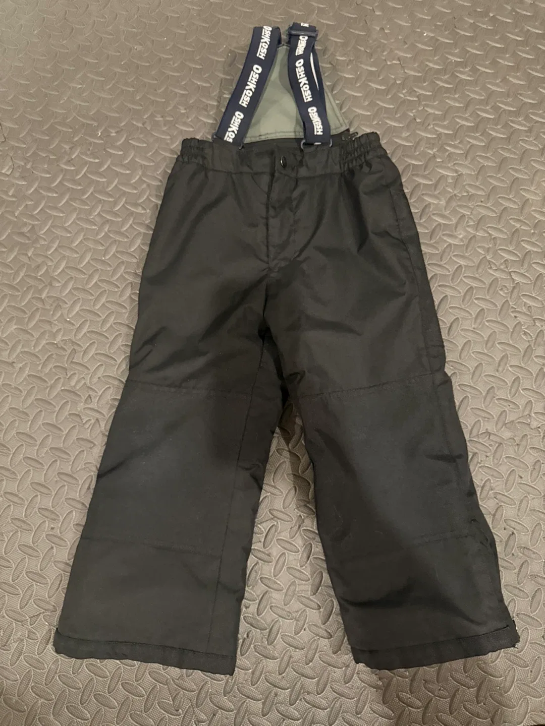 OshKosh B'gosh Size 5 Snowsuit image indicator(7)