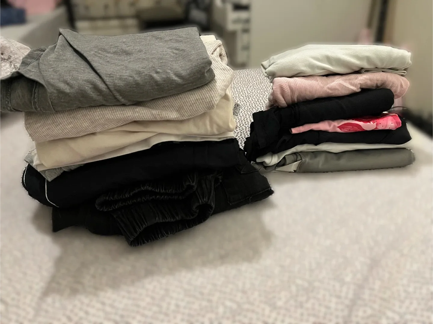 FREE CLOTHES FOR SOMEONE IN NEED