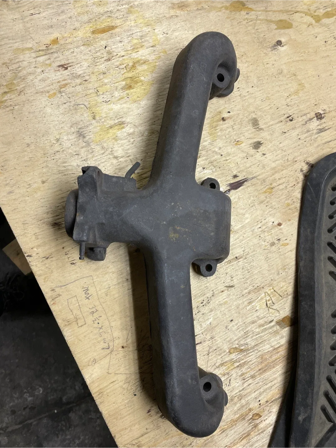 Mopar 273 LA series motor exhaust manifold image indicator(5)