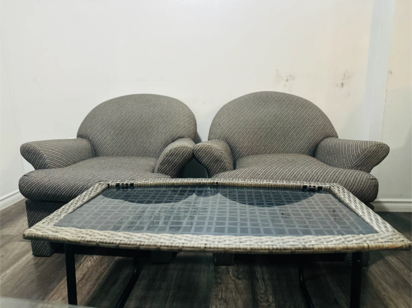Two Armchairs and Coffee Table Set - photo 2