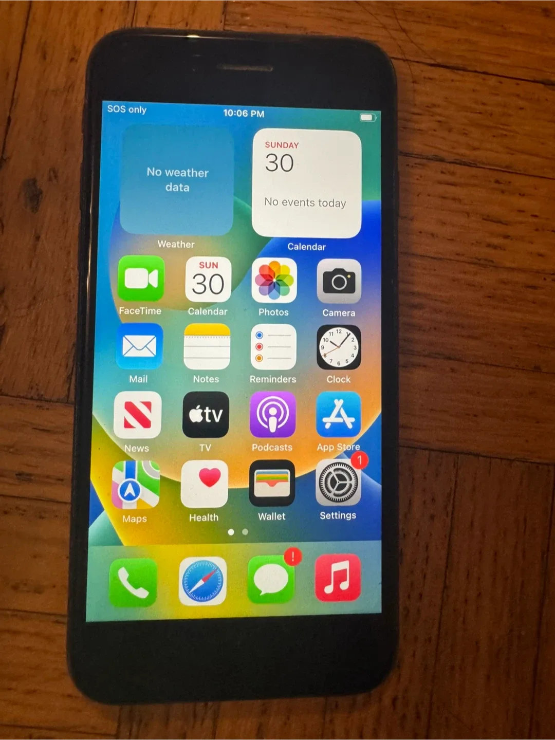 ✅Apple iPhone 8 ✅64GB    ⚠️ Back side corner cracked