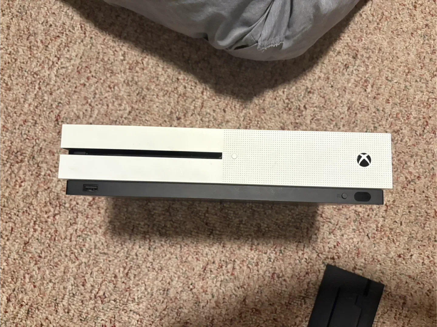 Xbox One S Console, Games, Controllers & Turtle Beach Headset image indicator(6)