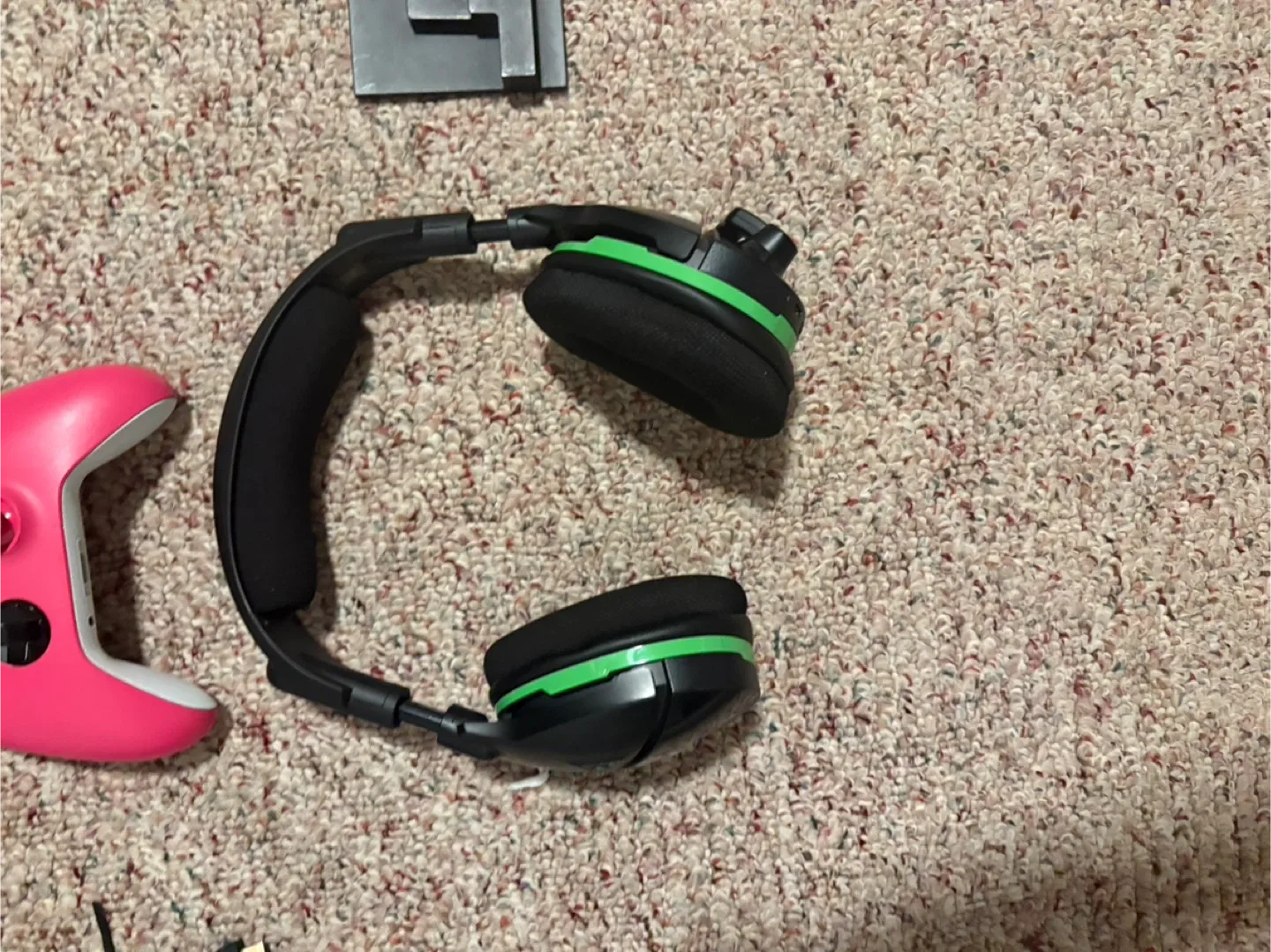 Xbox One S Console, Games, Controllers & Turtle Beach Headset image indicator(4)