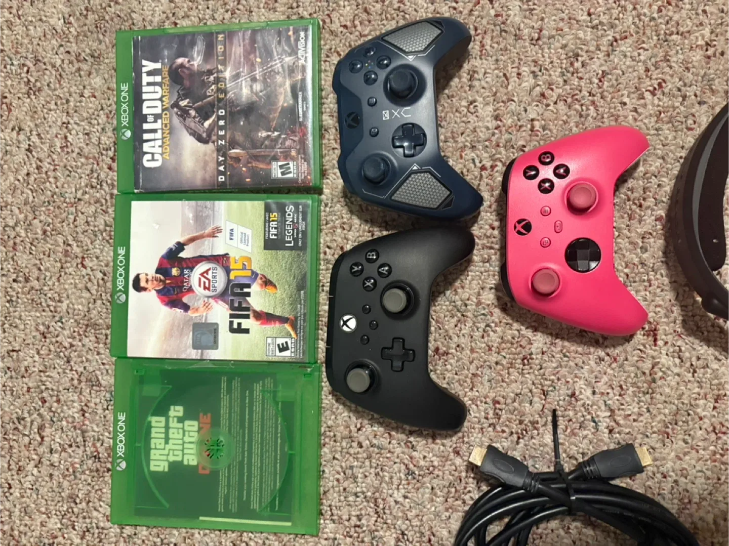 Xbox One S Console, Games, Controllers & Turtle Beach Headset image indicator(2)