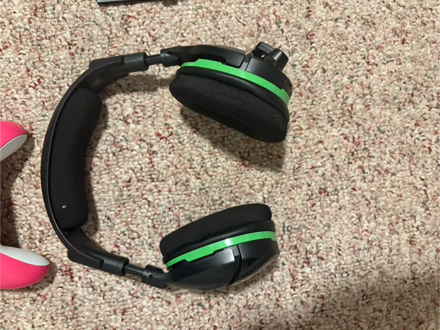 Xbox One S Console, Games, Controllers & Turtle Beach Headset image indicator(3)