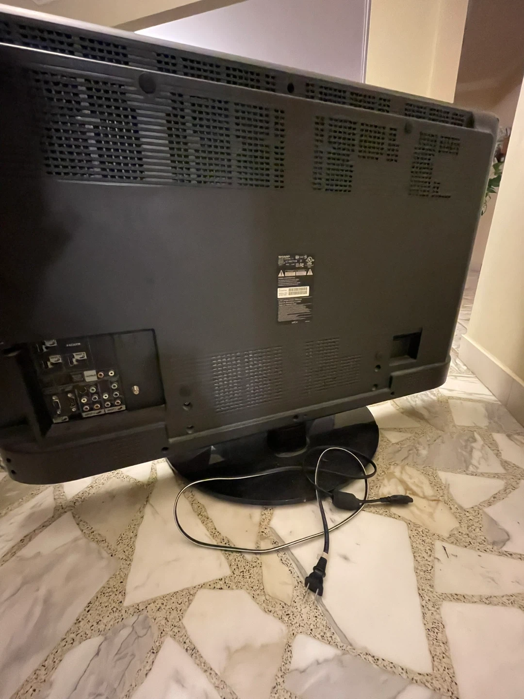 Téléviseur Sharp - Fonctionne Bien - 10$ - photo 3