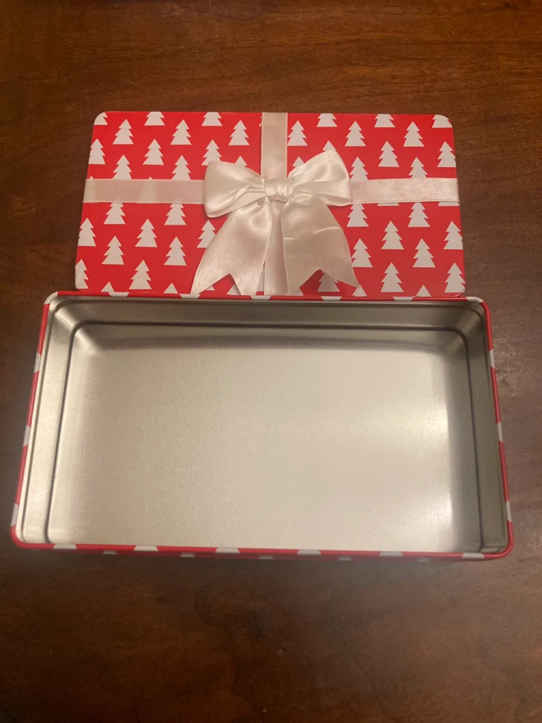 NEW Tin Box from Loblaws image indicator(2)