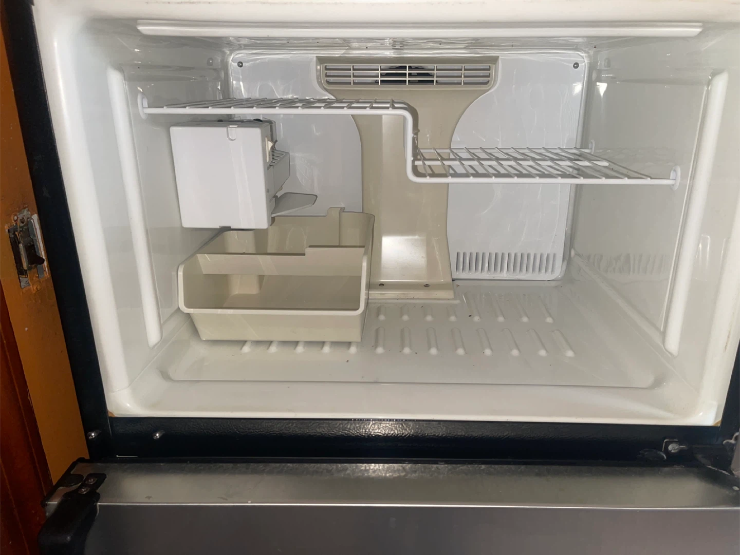 Used Refrigerator - Great Condition! - photo 4