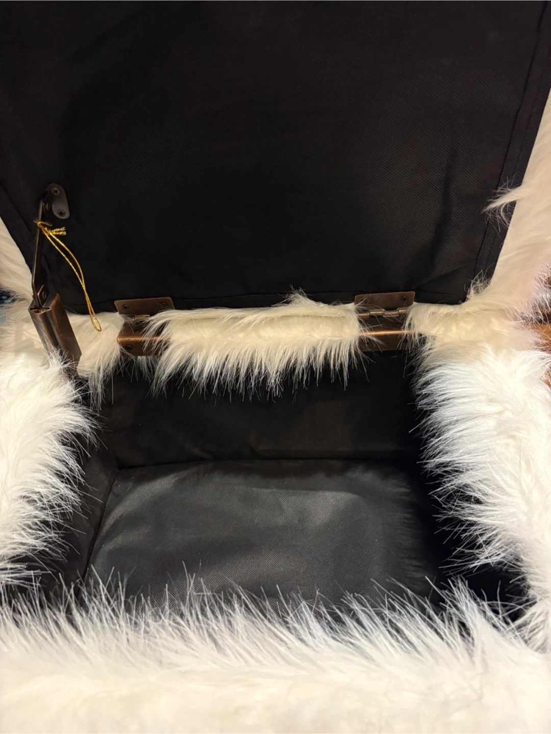 White Faux Fur Storage Ottoman - photo 4