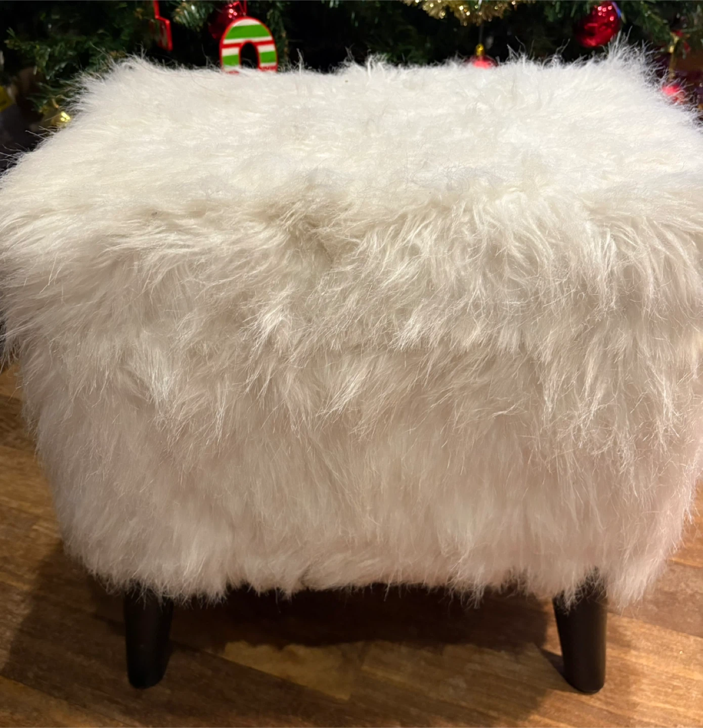 White Faux Fur Storage Ottoman - photo 3
