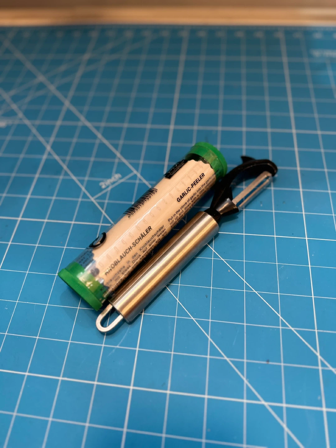 Vegetable Peeler with Cover - photo 2