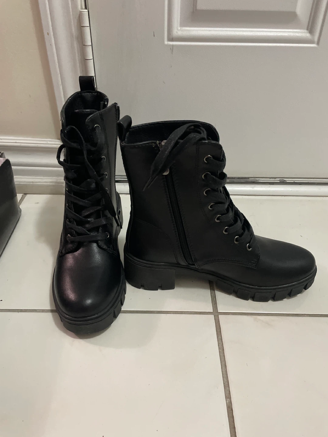 Brand new Black Boots Size 7 - photo 2