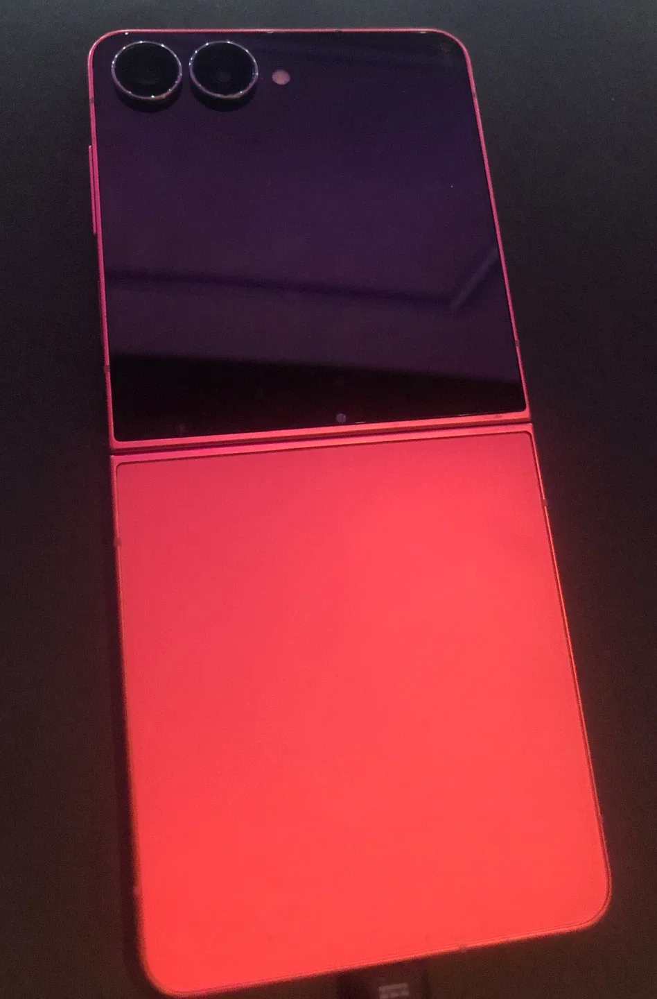 Samsung Galaxy Z Flip 7 Coral Red image indicator(2)
