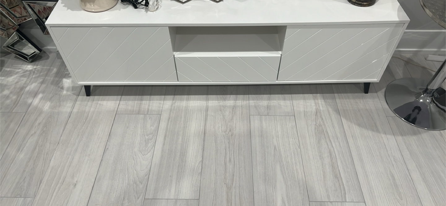 Entertainment center