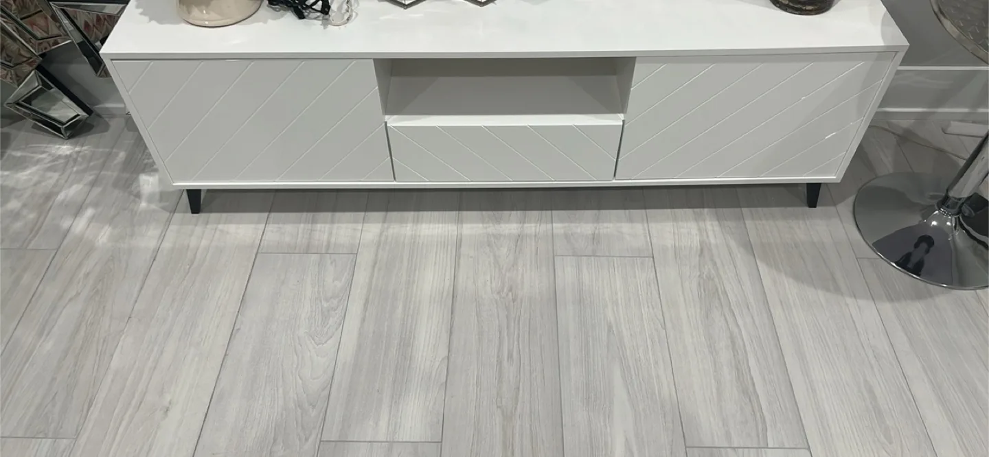 Entertainment center