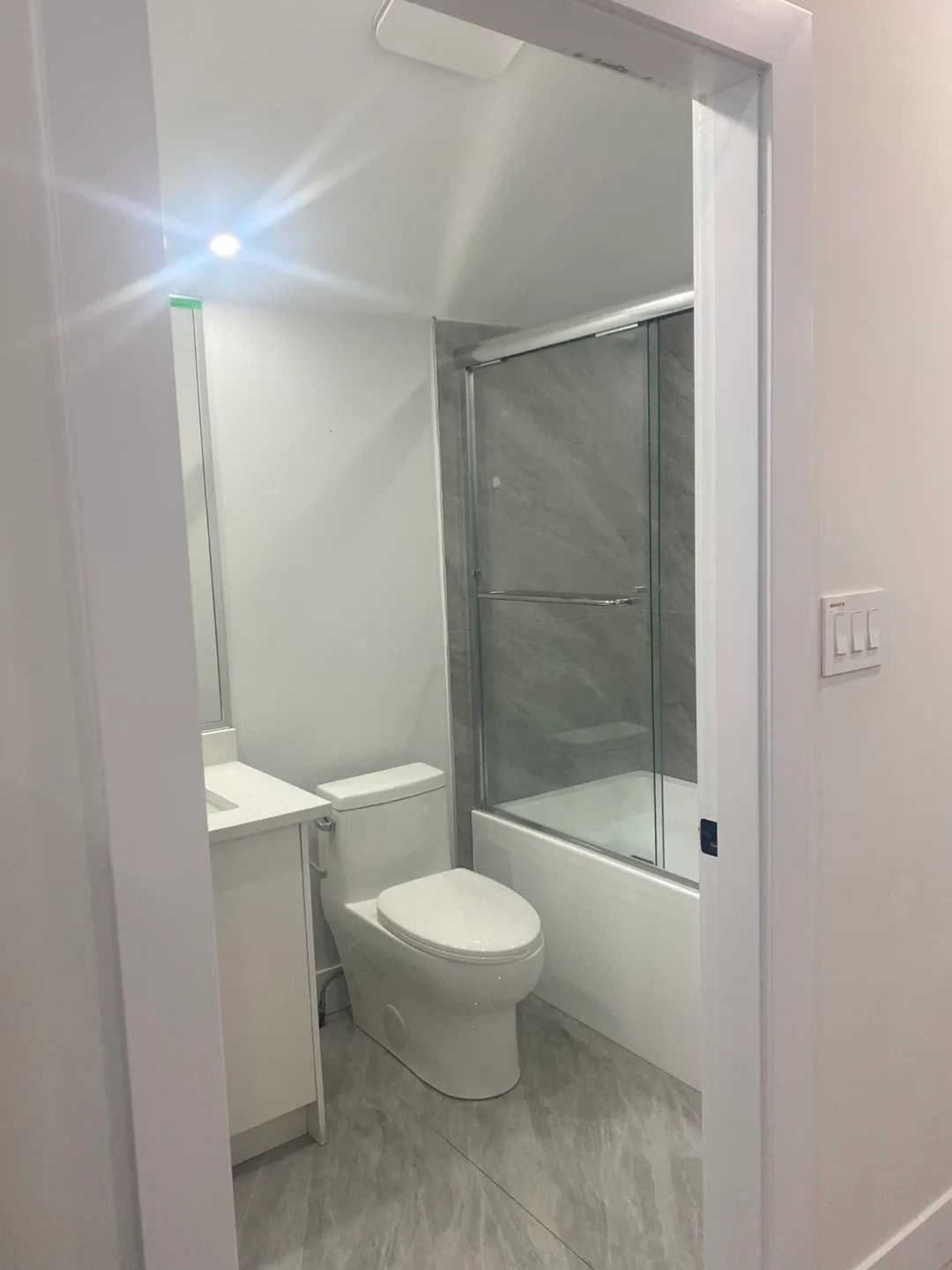 Room available in a lanway house only for girl in sharing