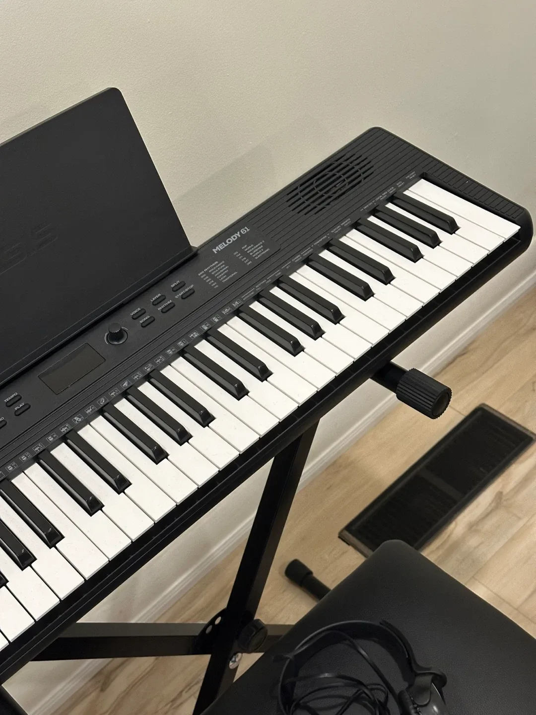 Alesis Melody 61 Key Keyboard with Stand and Bench image indicator(4)