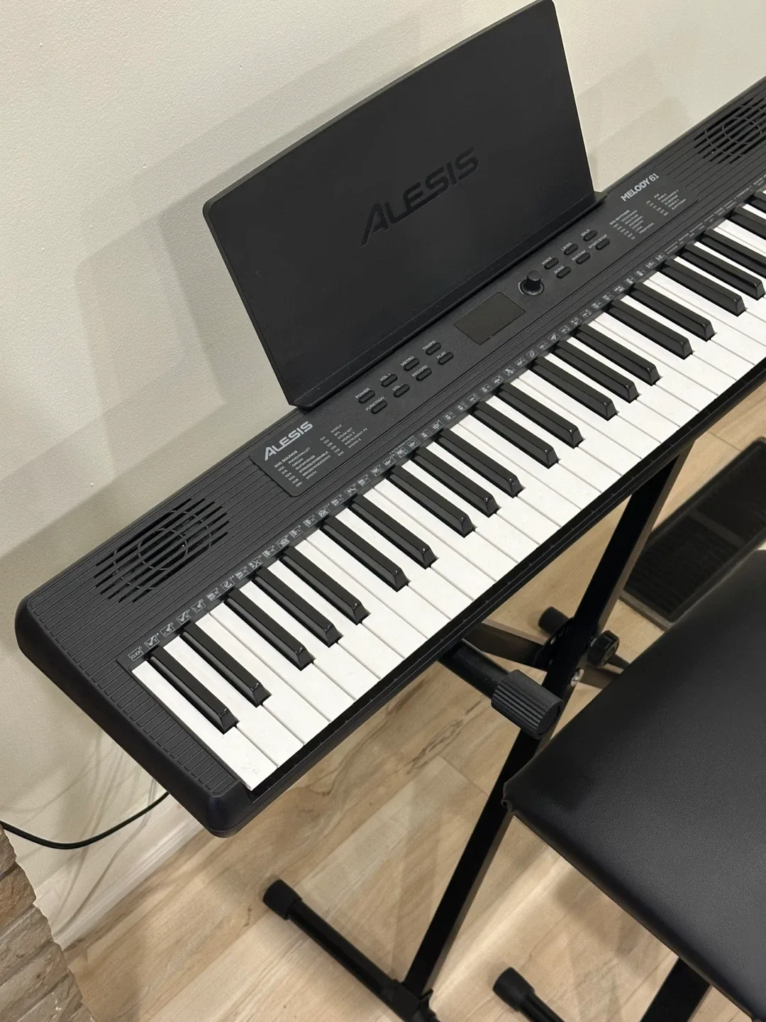 Alesis Melody 61 Key Keyboard with Stand and Bench