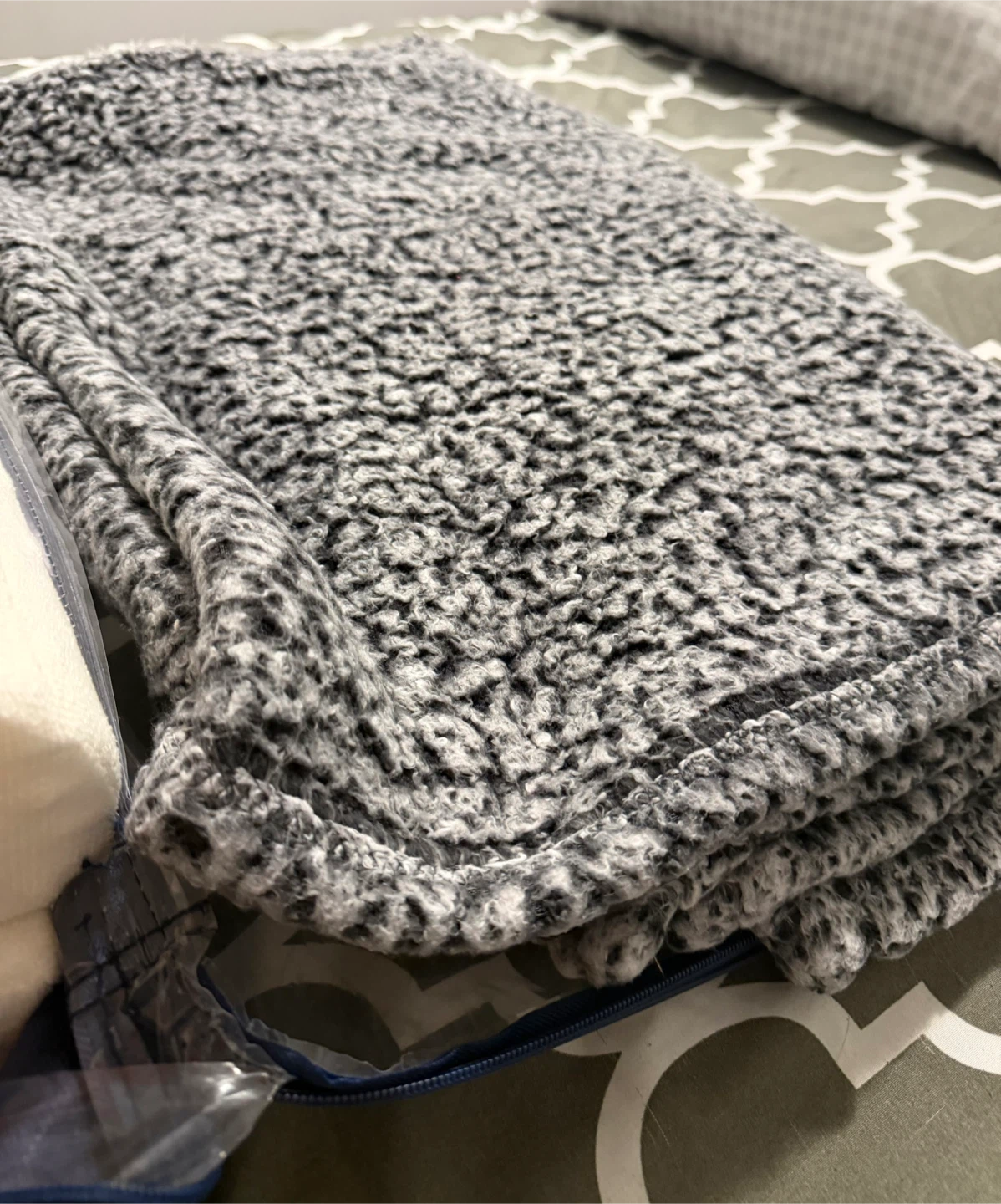 Grey Sherpa Blanket & Two Memory Foam Pillow Set - photo 3