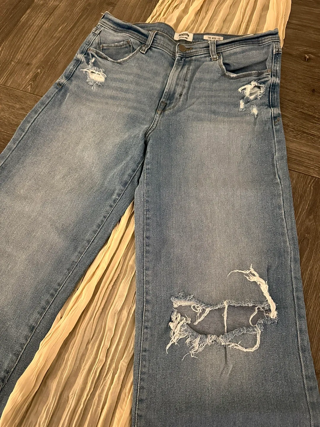 Damaged Baggy Jeans - Women’s Size 30
