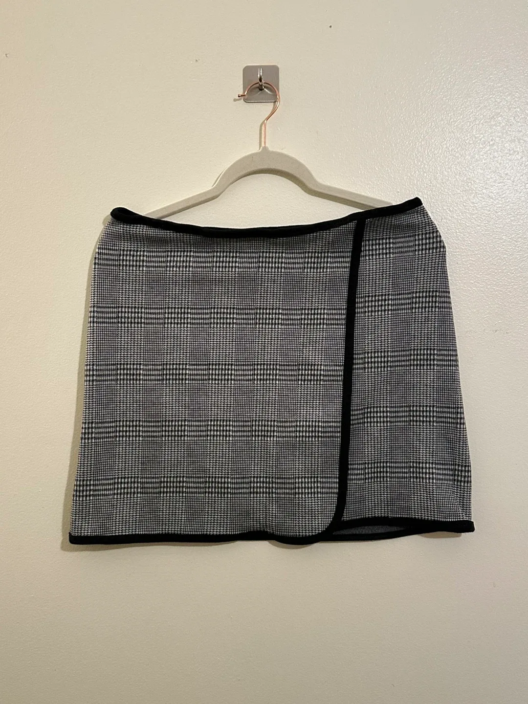 Max Studio Plaid Mini Skirt - Women’s Size L image indicator(3)