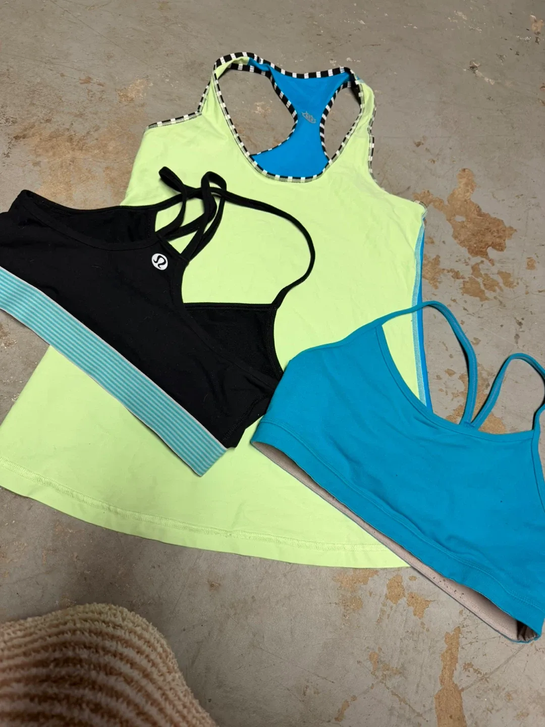 Lululemon Tank Top & Sports Bra Lot