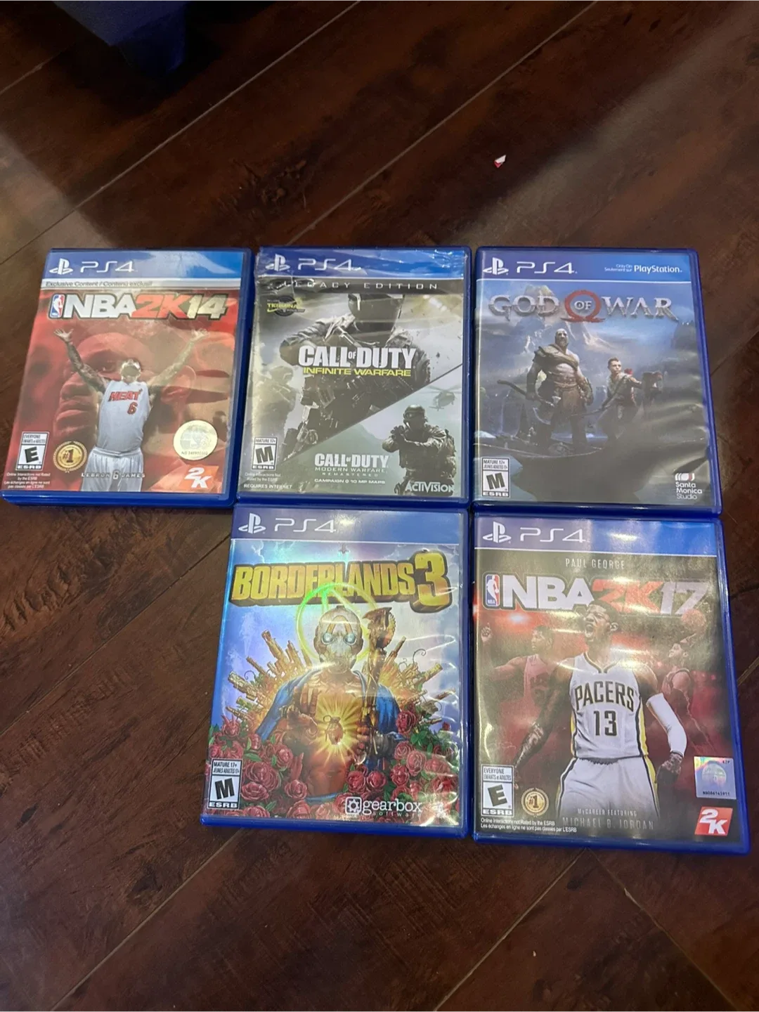 Ps4 with 2 Controllers and Games image indicator(3)