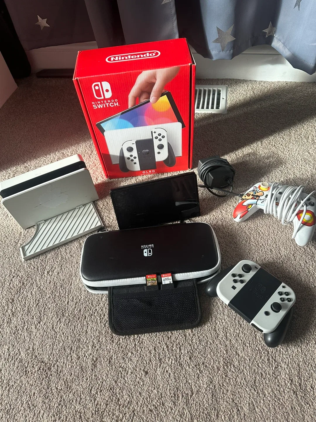 Nintendo Switch OLED Model - White Joy-Cons image indicator(3)