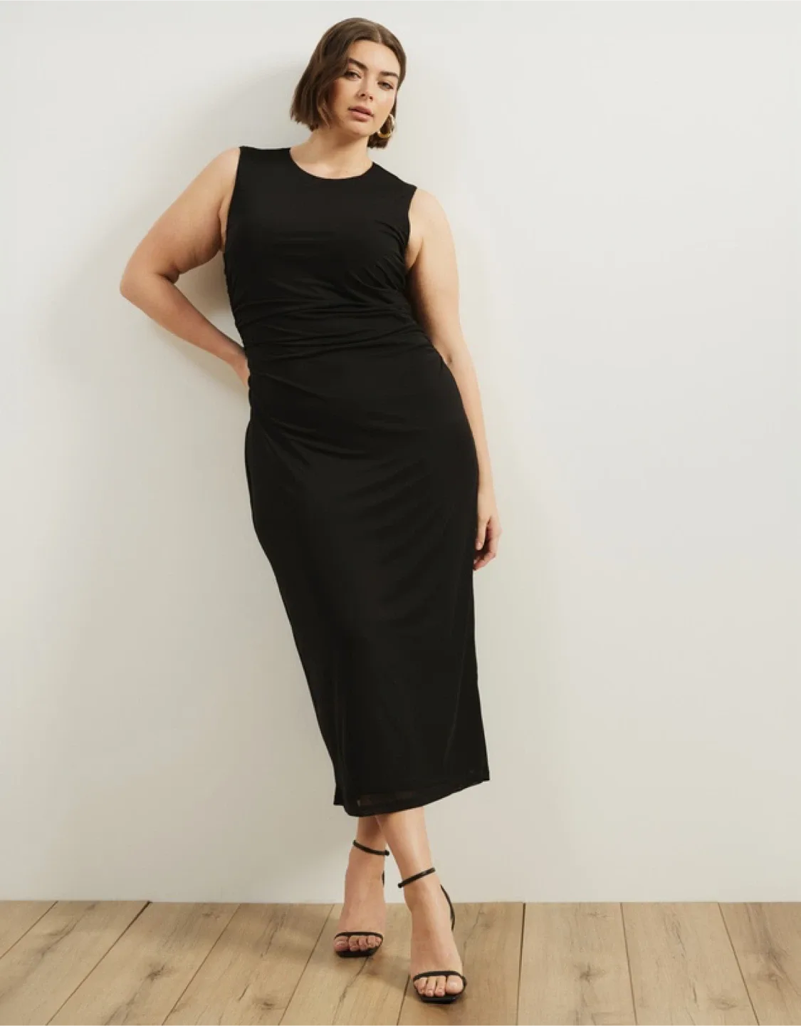 Black Sleeveless Dress mash