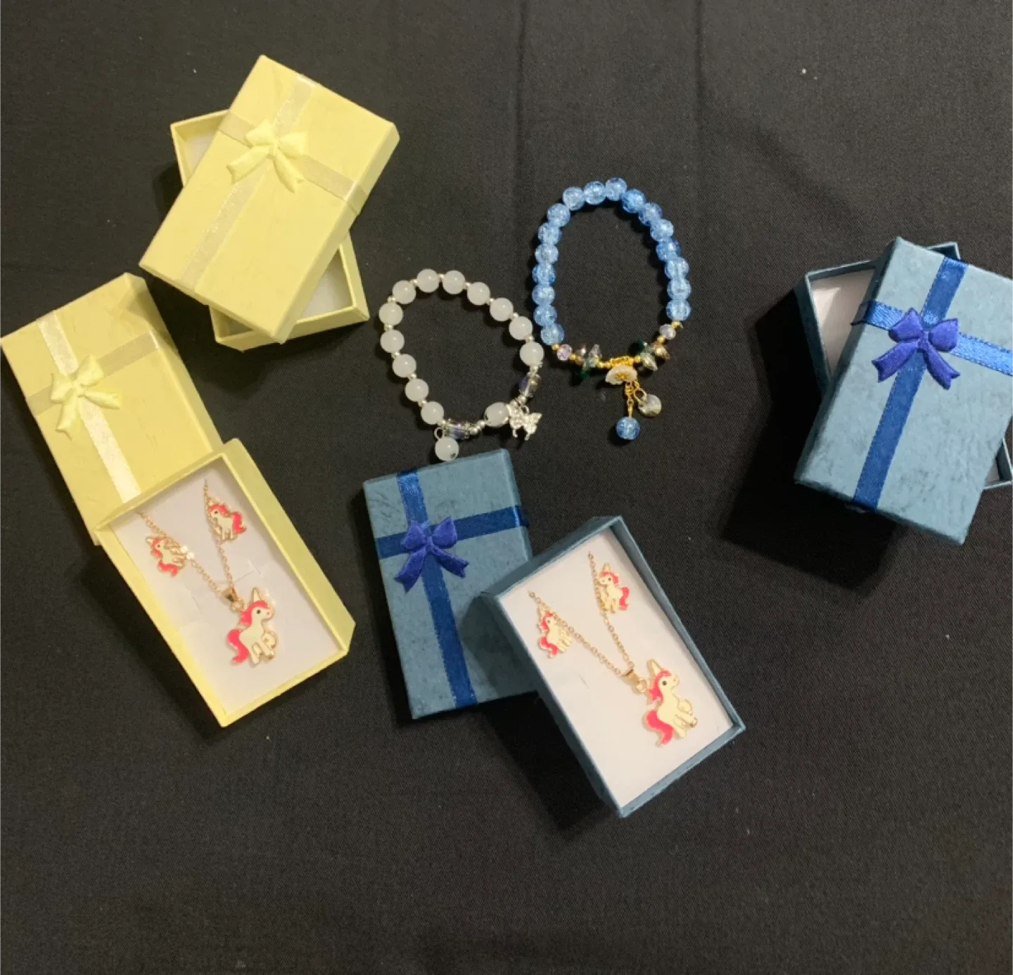 Kids' Jewellery Set: Unicorn & Beaded Bracelets