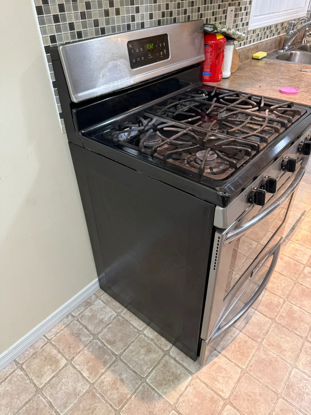 Frigidaire Gas Range Stove