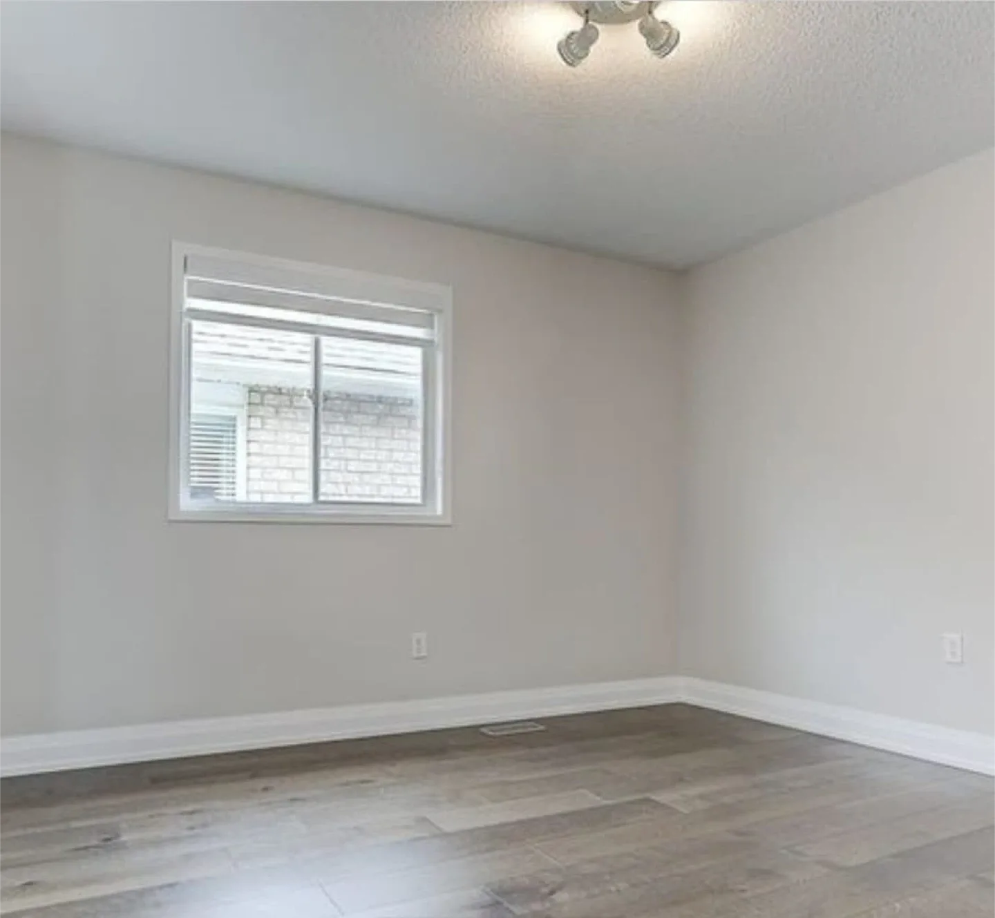 Room for rent image indicator(2)