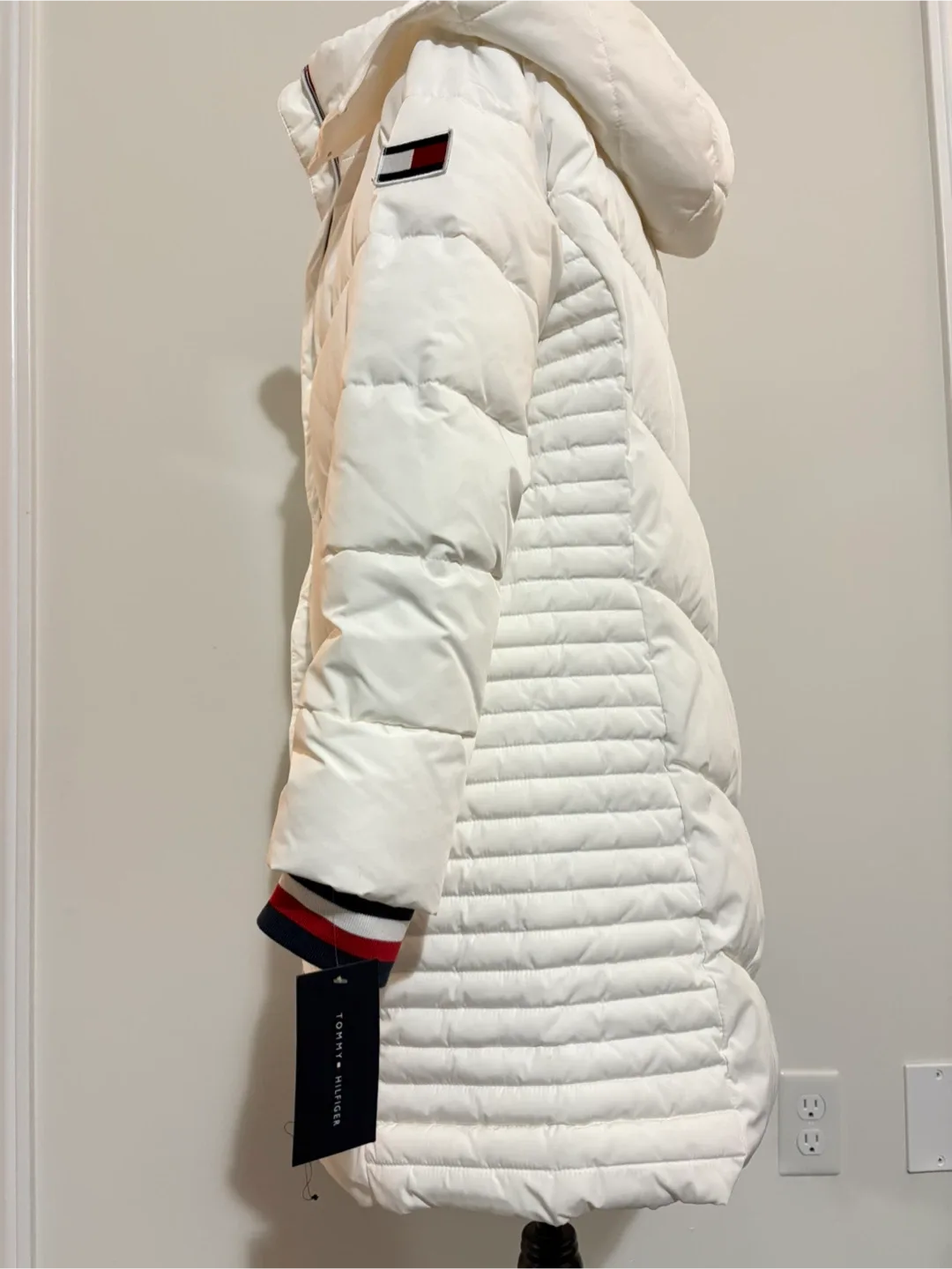 Size M - NEW with Tag, Tommy Hilfiger White Puffer Coat image indicator(5)