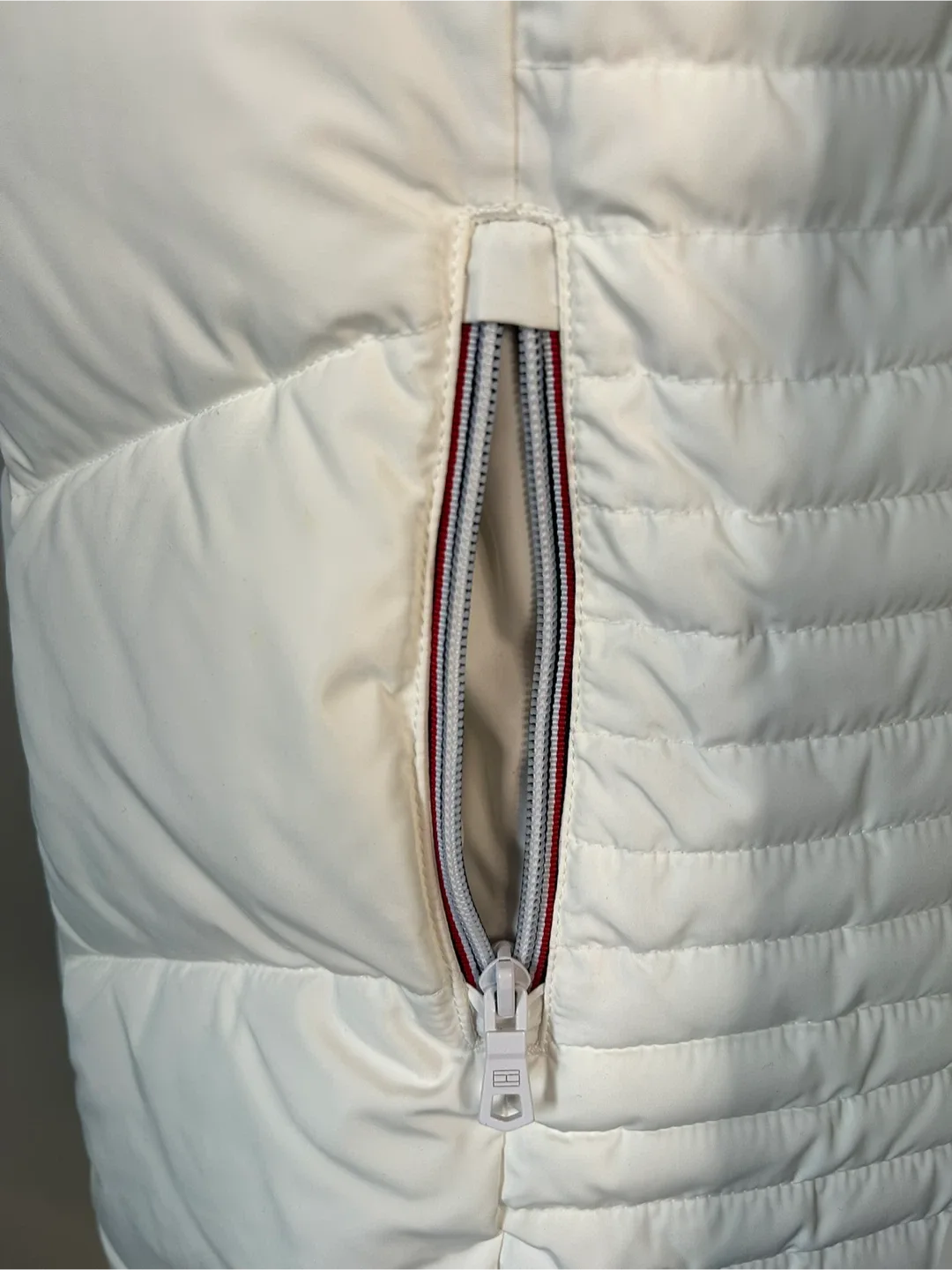 Size M - NEW with Tag, Tommy Hilfiger White Puffer Coat image indicator(4)