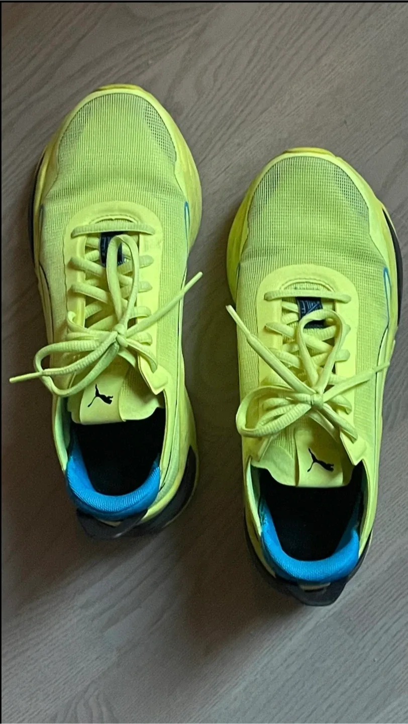 Puma running shoes, men’s 6.5 / women’s 8 image indicator(2)