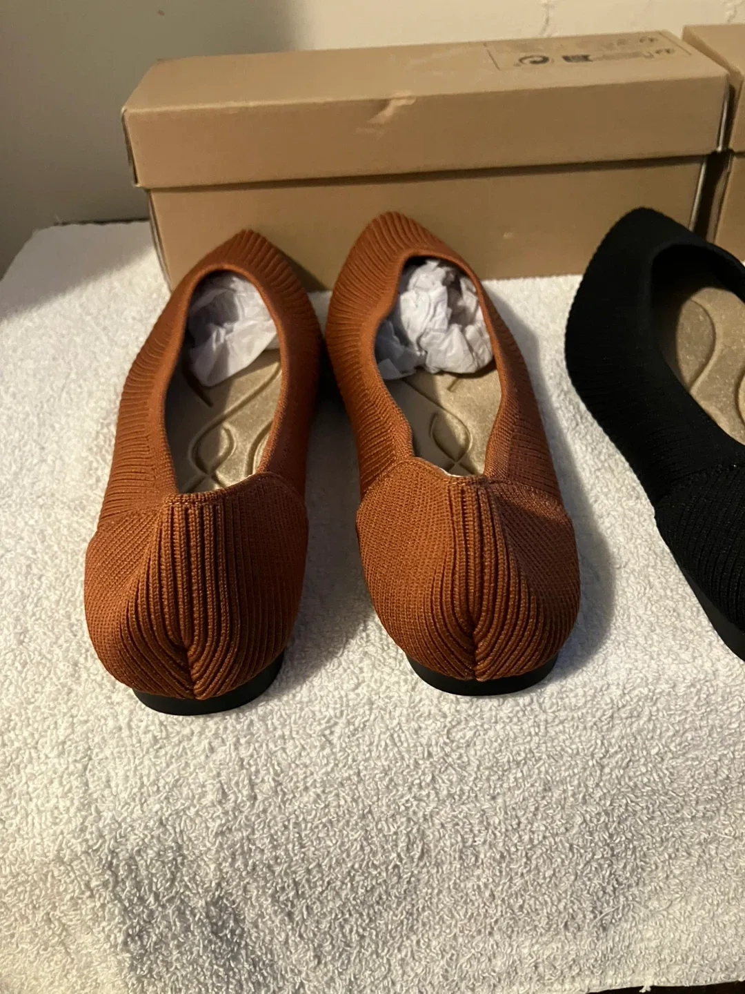 Brand New Tingrise woman’s flat pointed toe shoes - size 10 image indicator(6)