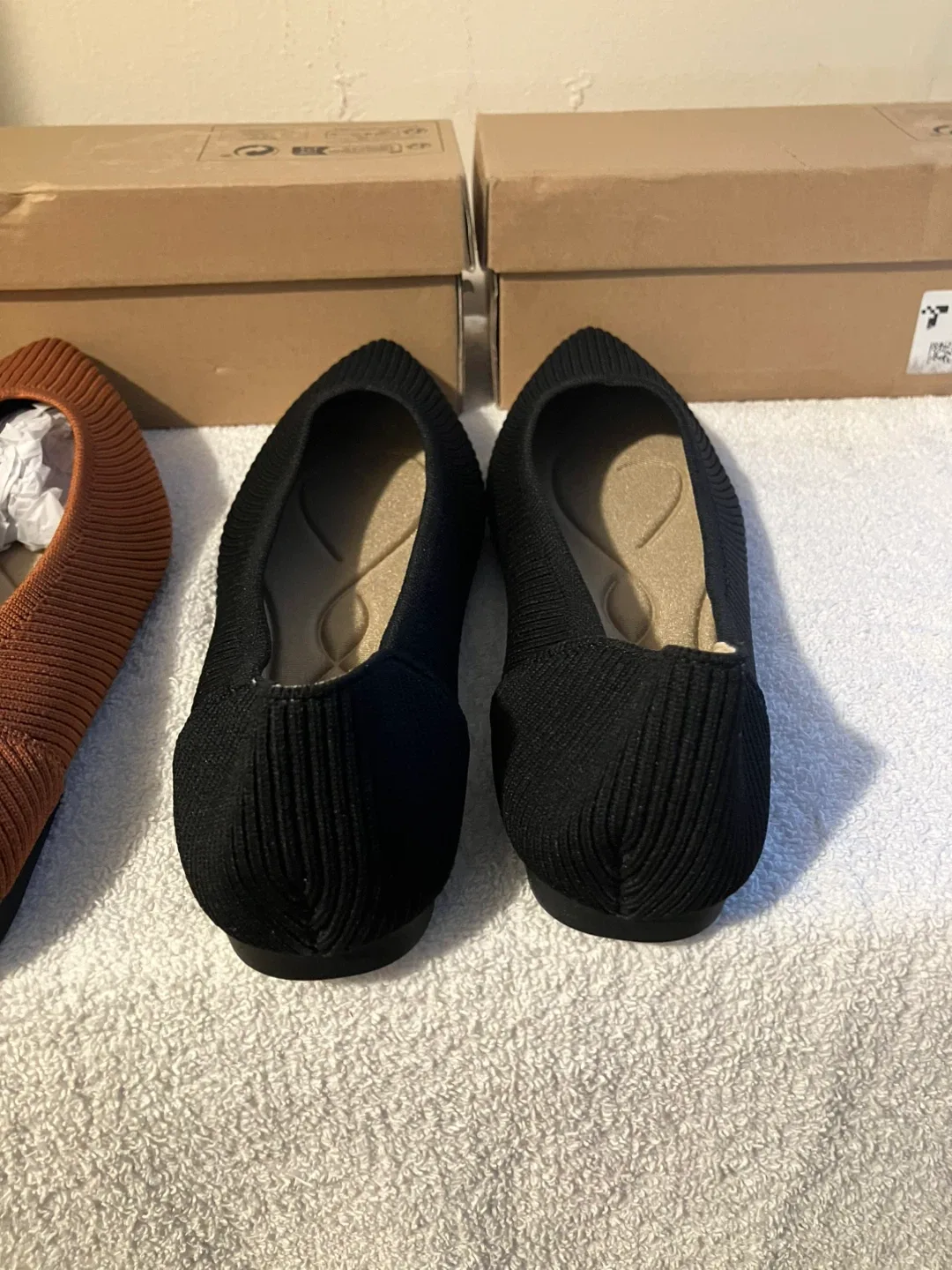 Brand New Tingrise woman’s flat pointed toe shoes - size 10 image indicator(7)