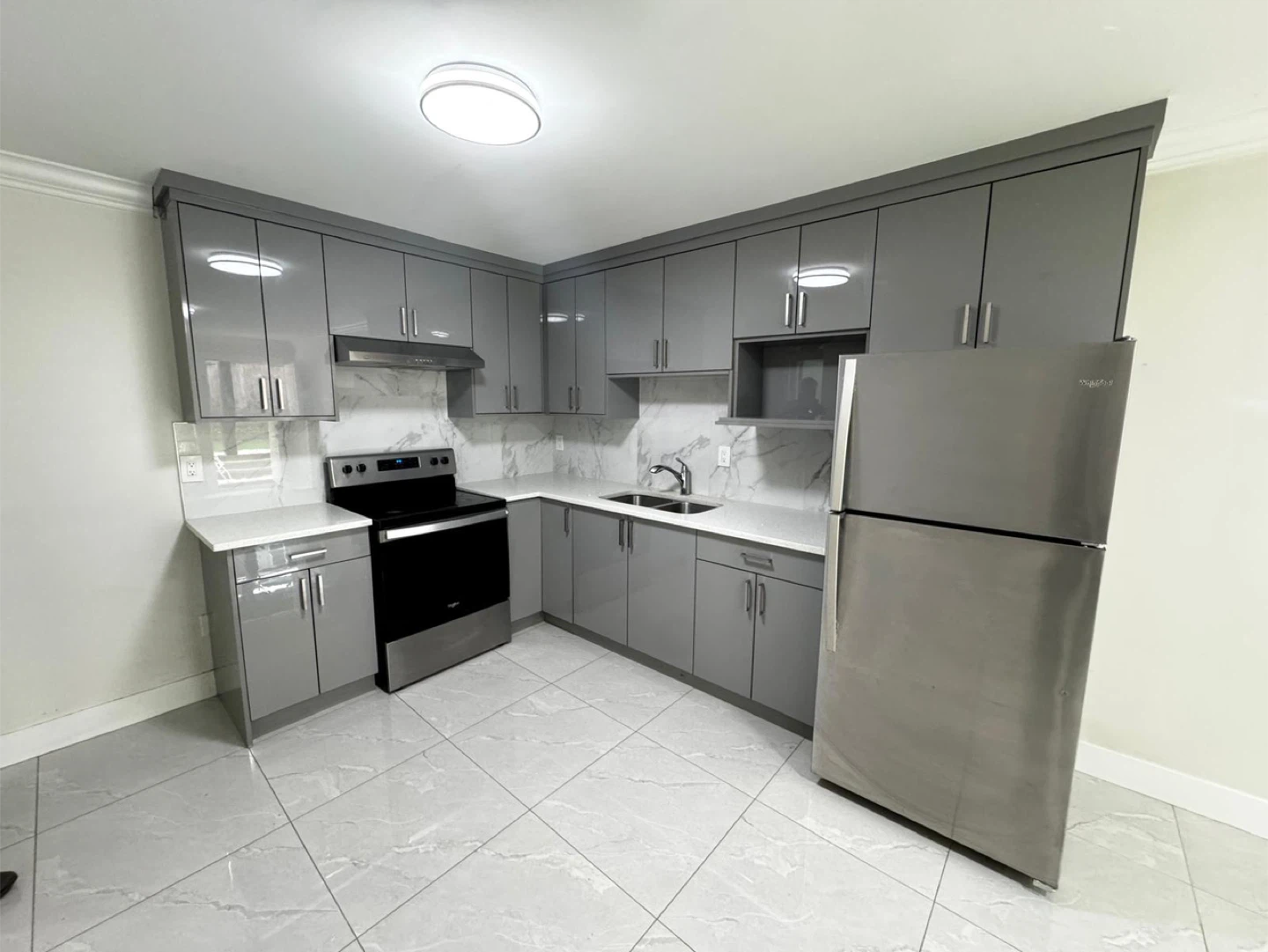 One private room available in two brand new basement - photo 2