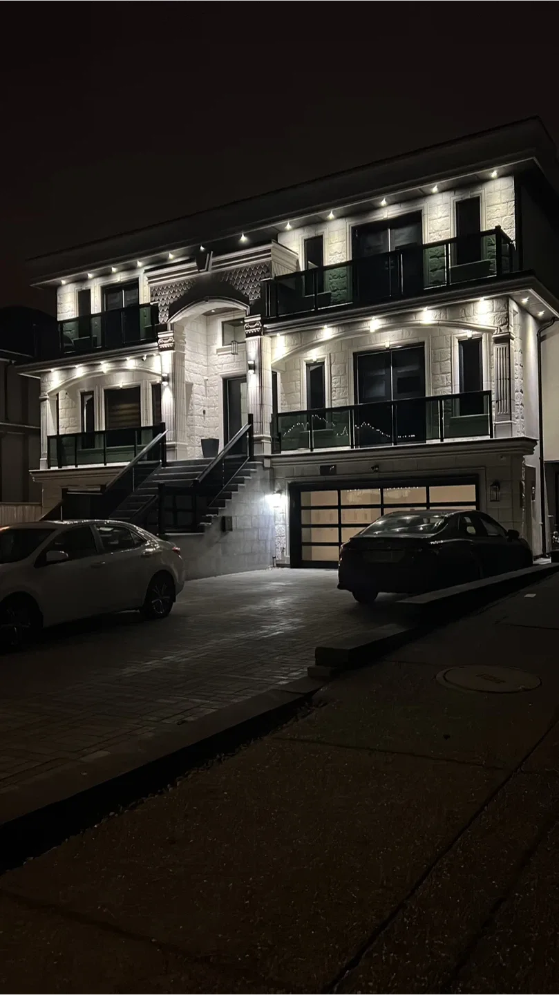 One private room available in two brand new basement image indicator(10)