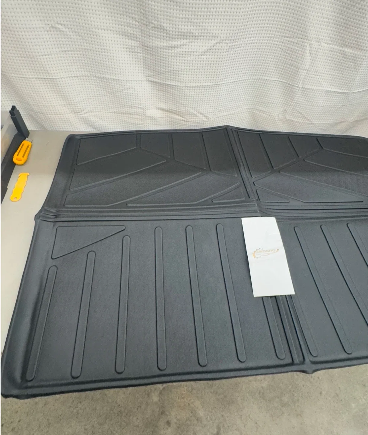 Cadillac Escalade ESV Rear Cargo Mat image indicator(8)