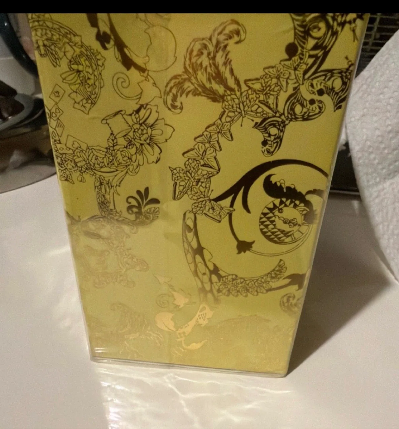 Versace Yellow Diamond Eau de Toilette 90ml - New image indicator(2)